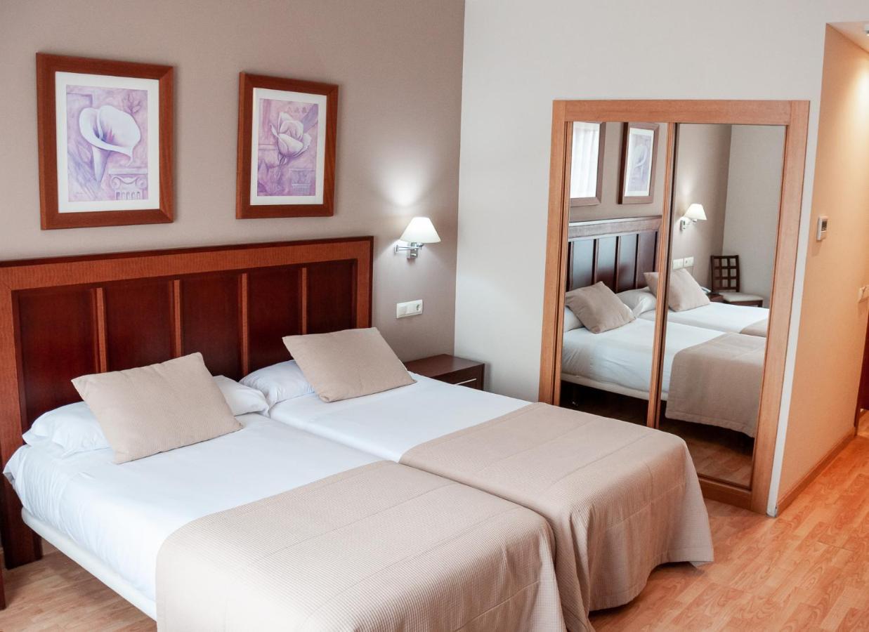 Hotel Santiago León