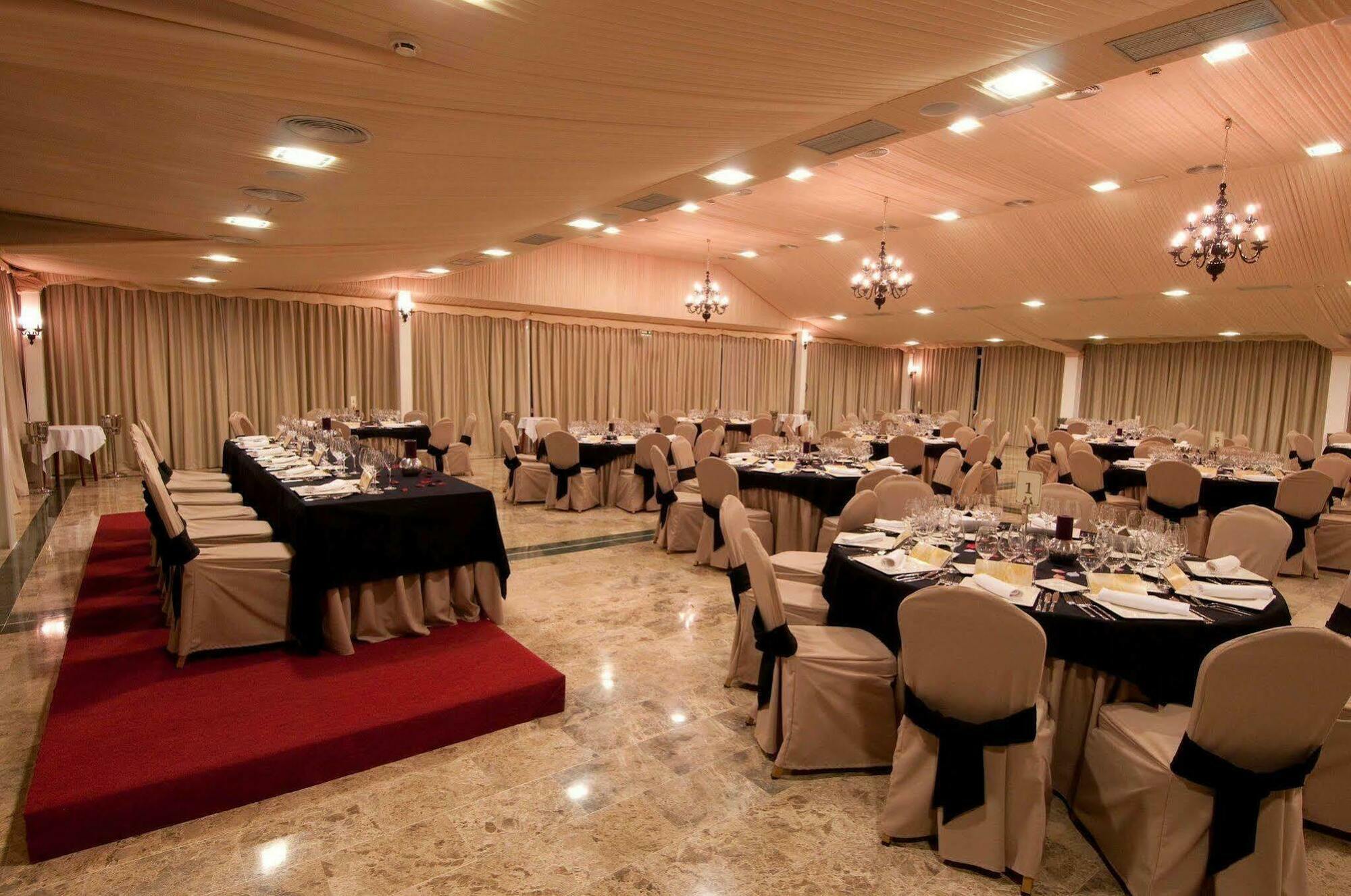 Hotel Arva Santiago Leon